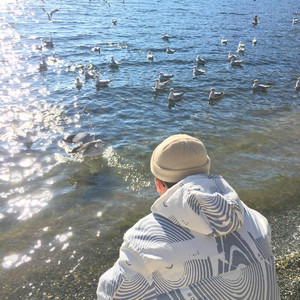 美㇏扒开尿囗给男人看
